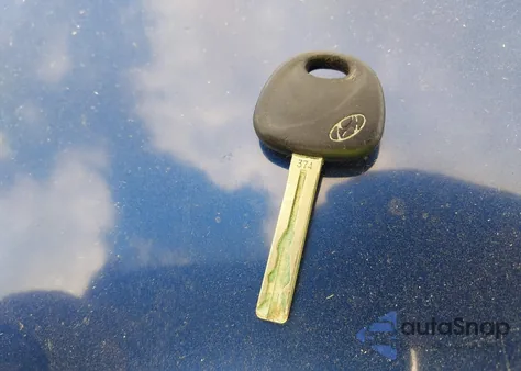 2011 Hyundai Elantra Touring Gls z USA, uszkodzony, nr VIN KMHDB8AE0BU108646